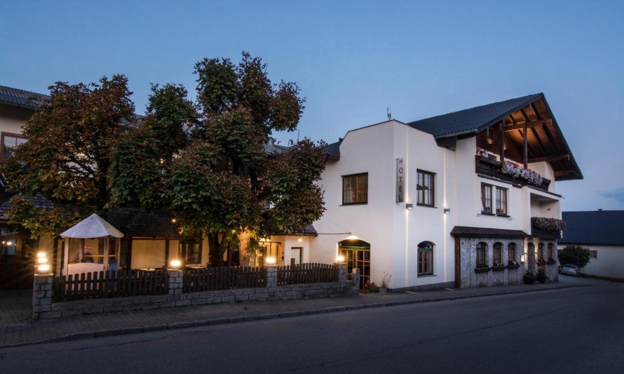Hotel-Gasthof Beim Boeckhiasl Neukirchen an der Vockla Екстер'єр фото